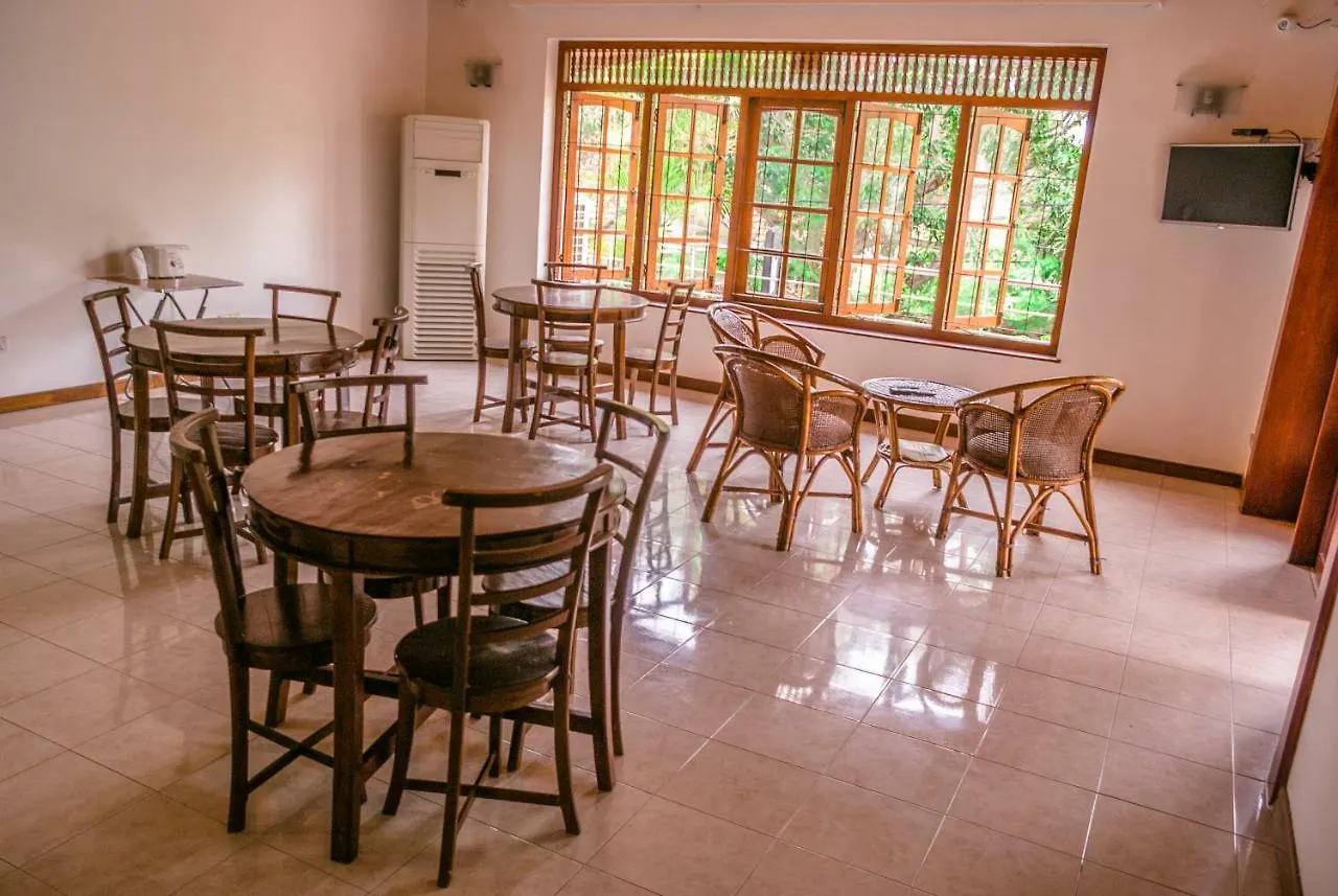 Hotel Blue Bird Negombo