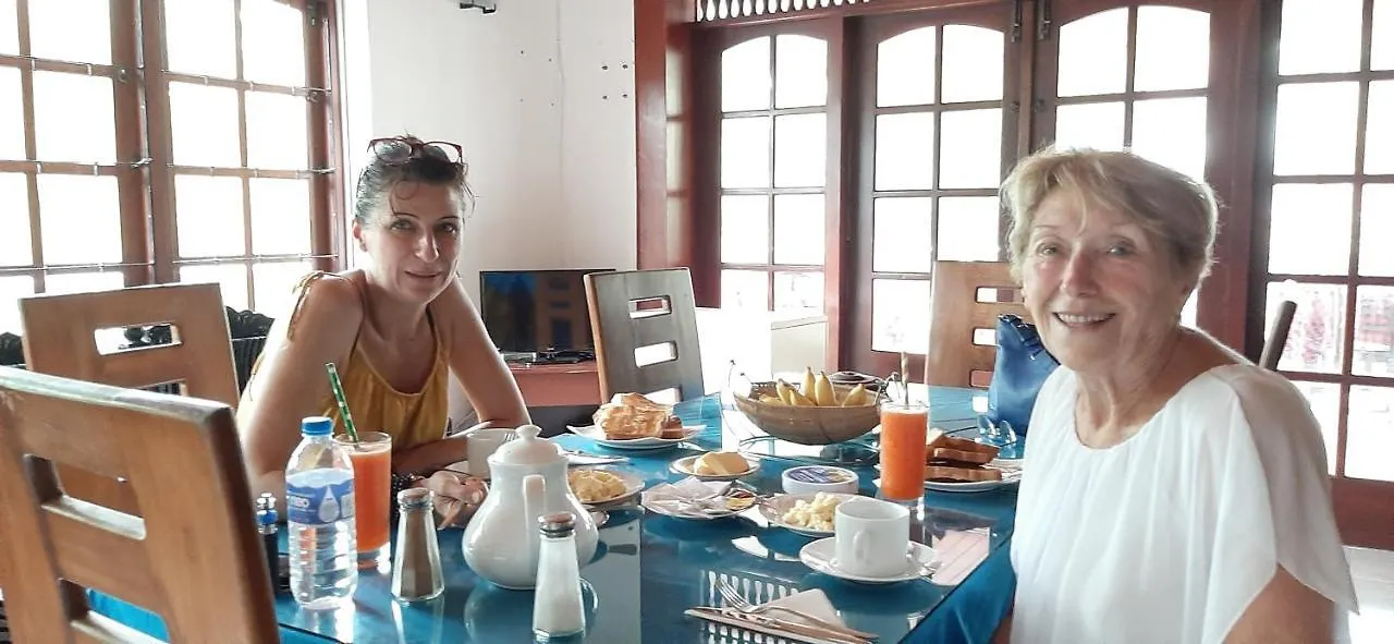 Hotel Blue Bird Negombo Bed & Breakfast